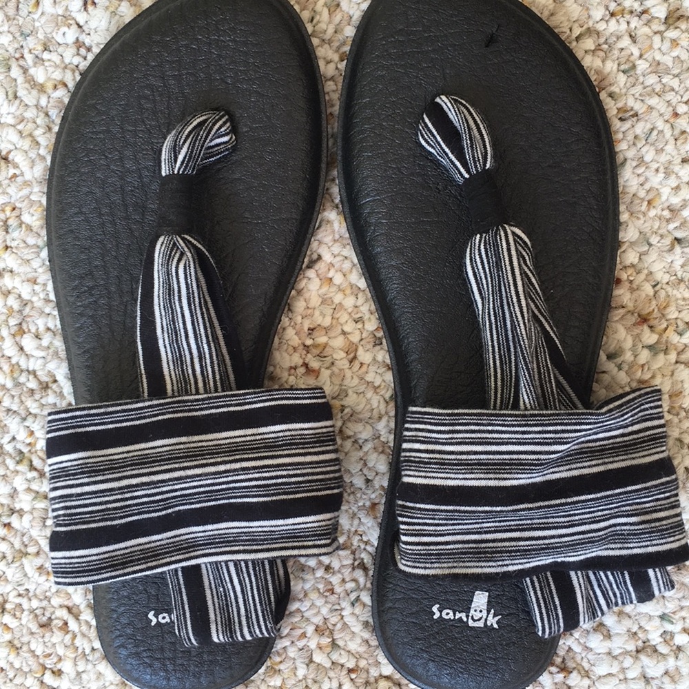 Sanuk yoga slings